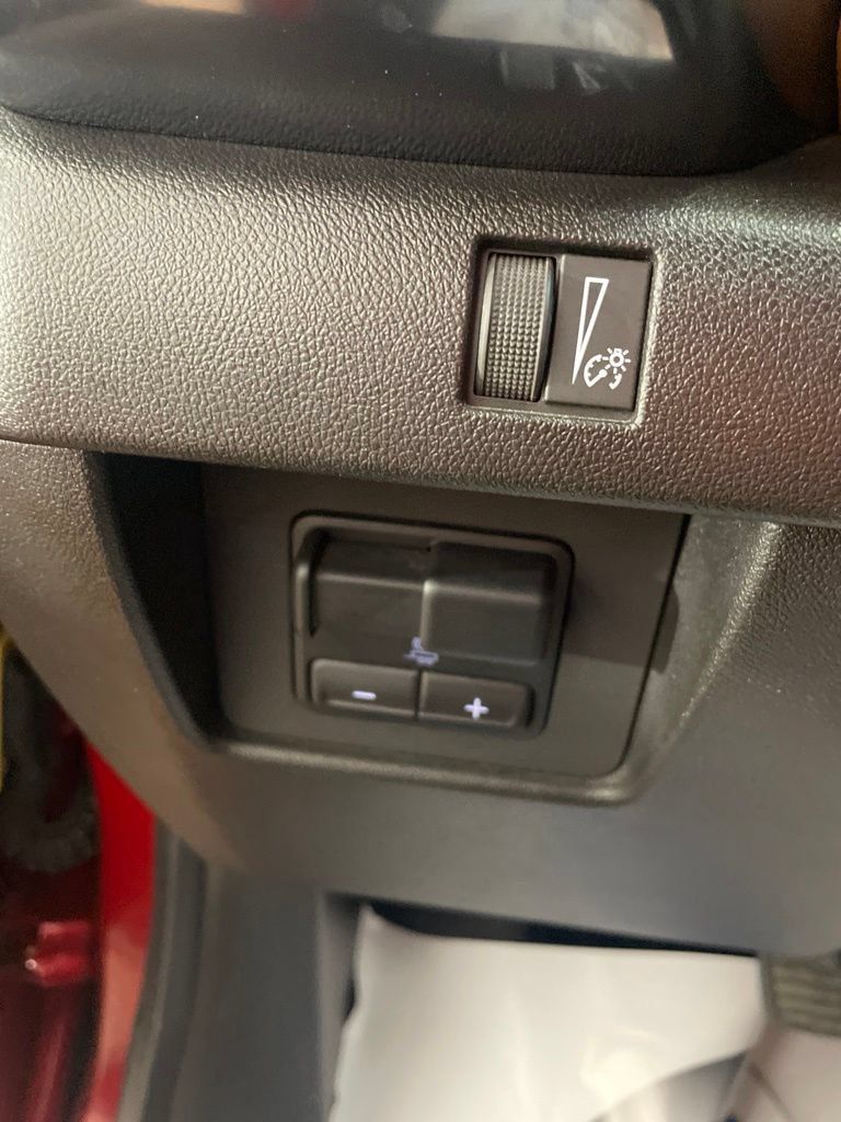 Used 2025 GMC Canyon AT4 AWD/4WD image 14