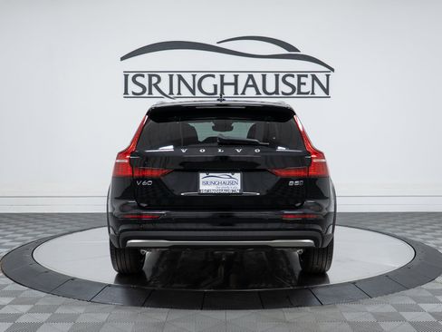 New 2026 Volvo V60 B5 Cross Country Ultra w/ Climate Package AWD/4WD image 6