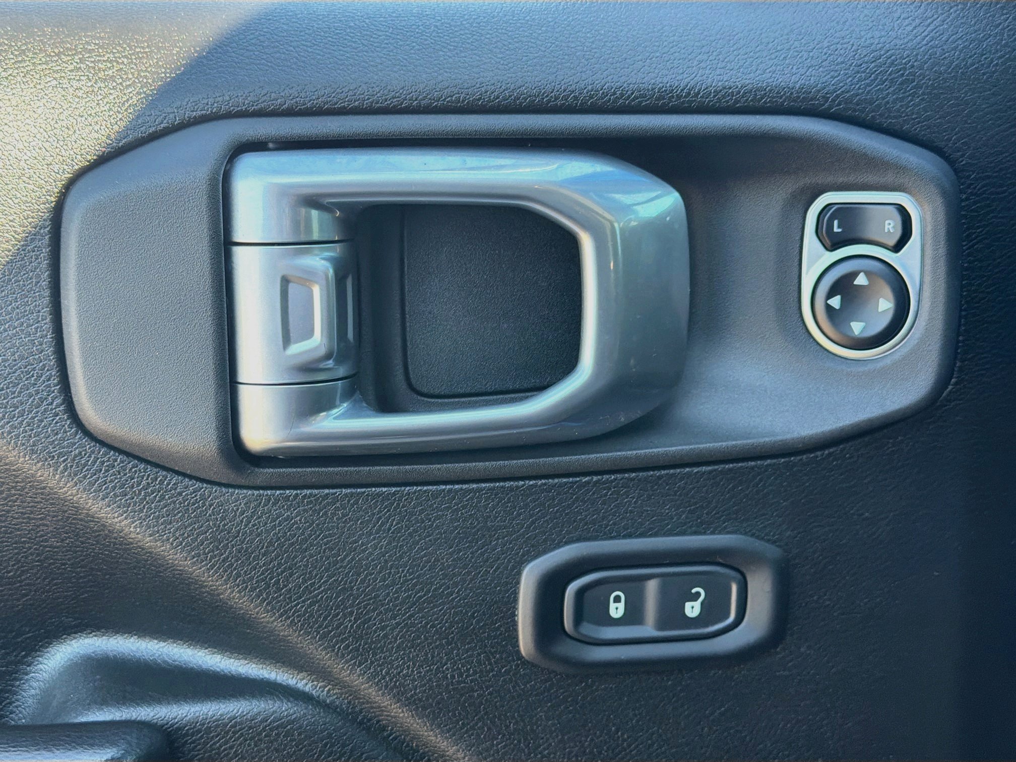 Used 2021 Jeep Gladiator Mojave w/ LED Lighting Group AWD/4WD image 15