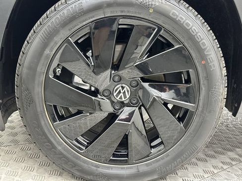 Used 2024 Volkswagen Atlas SE AWD/4WD image 10