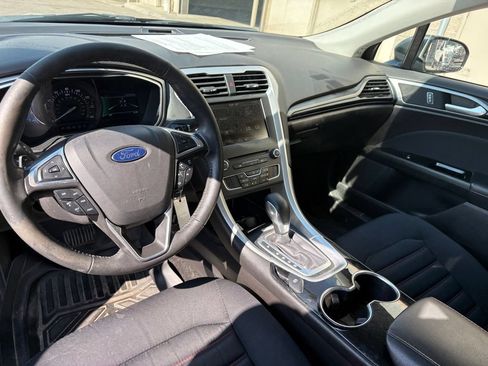 Used 2016 Ford Fusion SE w/ Equipment Group 201A FWD image 17