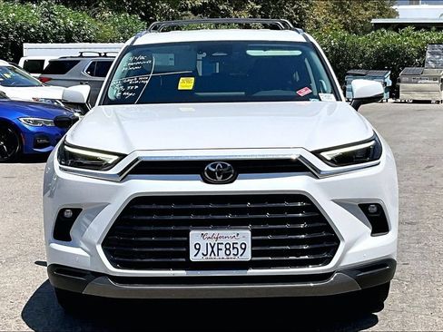 Used 2024 Toyota Grand Highlander AWD image 2