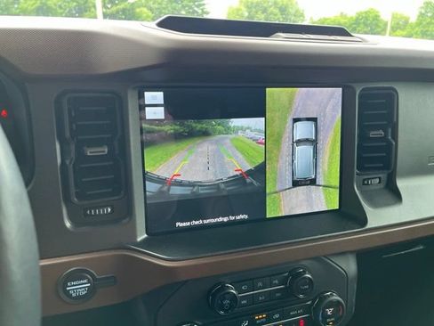 Used 2024 Ford Bronco Outer Banks AWD/4WD image 16