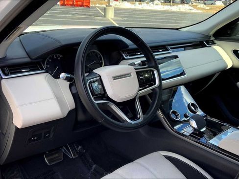 Certified 2022 Land Rover Range Rover Velar R-Dynamic S AWD/4WD image 17