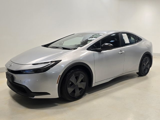 Used 2025 Toyota Prius LE FWD image 34