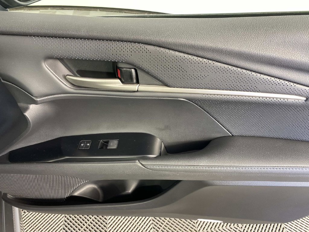Used 2025 Toyota Camry XSE AWD/4WD image 25