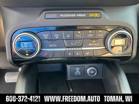 Used 2021 Ford Escape Titanium w/ Titanium Elite Package AWD/4WD image 30