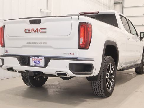 Used 2023 GMC Sierra 1500 AT4 w/ AT4 Preferred Package image 10