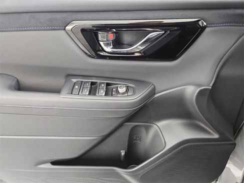 Certified 2025 Subaru Forester Limited image 24