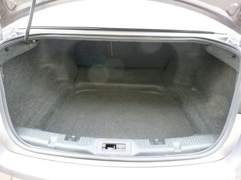 Used 2014 Ford Taurus SE FWD image 15