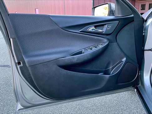 Used 2018 Chevrolet Malibu LT image 21