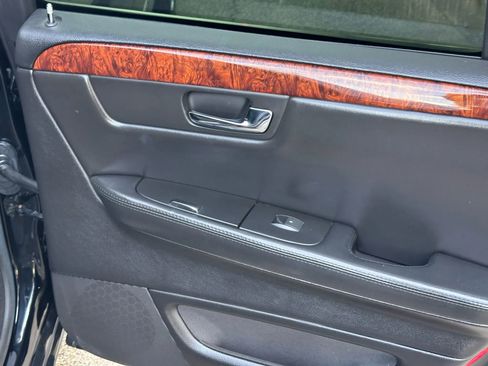 Used 2006 Cadillac DTS FWD image 28