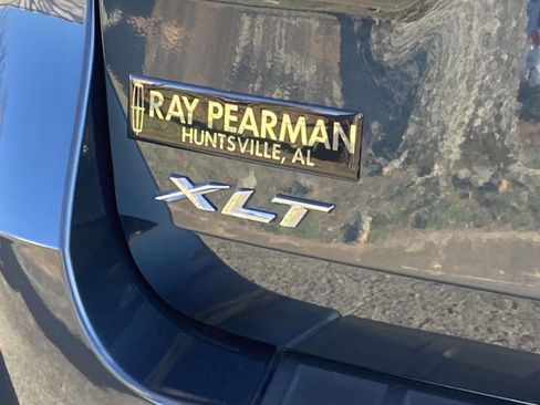 Used 2022 Ford Explorer XLT w/ Equipment Group 202A image 6