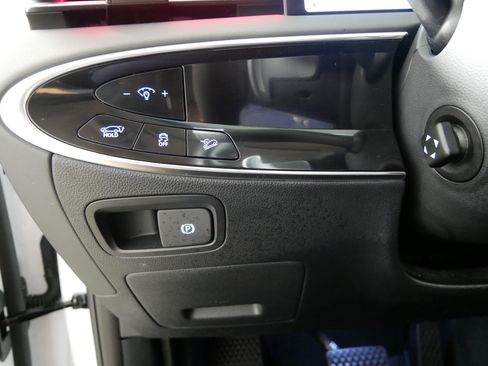 Certified 2026 Genesis GV70 2.5T Select AWD/4WD image 26