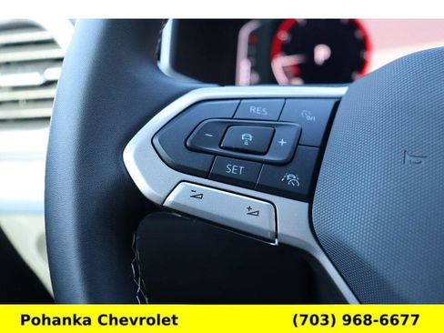 Used 2025 Volkswagen Taos SEL image 12