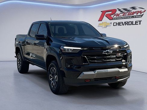 Used 2024 Chevrolet Colorado Z71 w/ Z71 Convenience Package 2 AWD/4WD image 7
