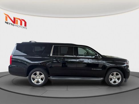 Used 2016 Chevrolet Suburban LT image 6