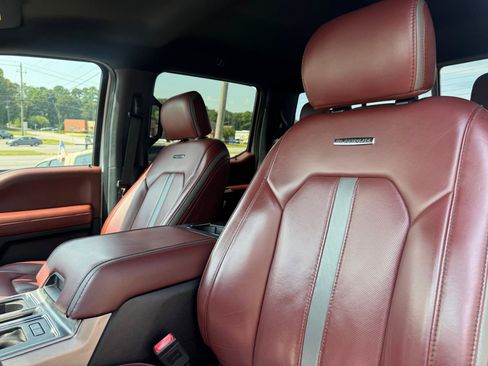 Used 2019 Ford F150 Platinum w/ Equipment Group 701A Luxury AWD/4WD image 17