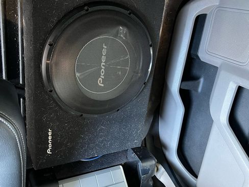 Used 2017 Ford F150 XLT w/ Trailer Tow Package image 16