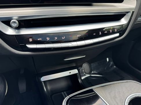 Used 2023 Cadillac Lyriq AWD image 37