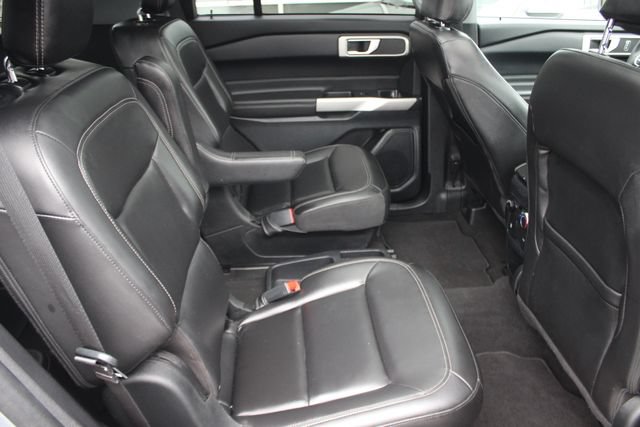 Used 2021 Ford Explorer XLT w/ Equipment Group 202A AWD/4WD image 34