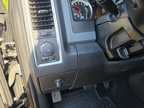 Used 2018 RAM 2500 SLT w/ Luxury Group AWD/4WD image 14