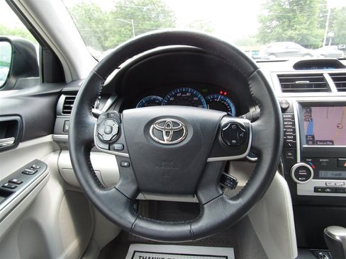 Used 2012 Toyota Camry XLE w/ Leather Pkg FWD image 26