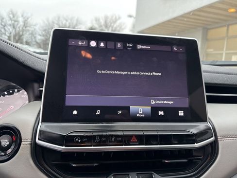 Used 2022 Jeep Compass Limited image 18