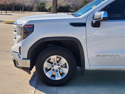 Used 2024 GMC Sierra 1500 SLE w/ Preferred Package image 8