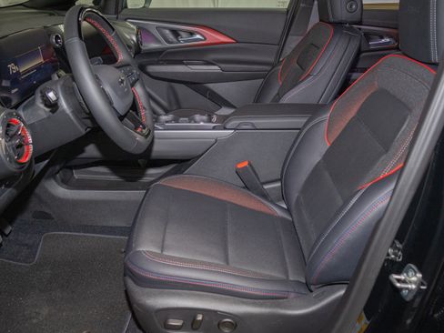 New 2026 Chevrolet Equinox EV RS image 9