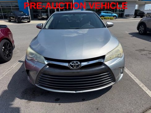 Used 2016 Toyota Camry LE FWD image 3