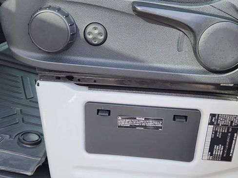 Used 2023 Mercedes-Benz Sprinter 2500 image 9