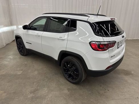 New 2026 Jeep Compass Latitude image 25