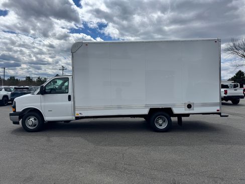 New 2025 Chevrolet Express 3500 w/ Power Convenience Package RWD image 6