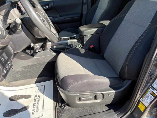 Used 2022 Toyota Tacoma TRD Sport AWD/4WD image 12