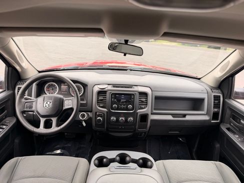 Used 2014 RAM 1500 Express RWD image 30