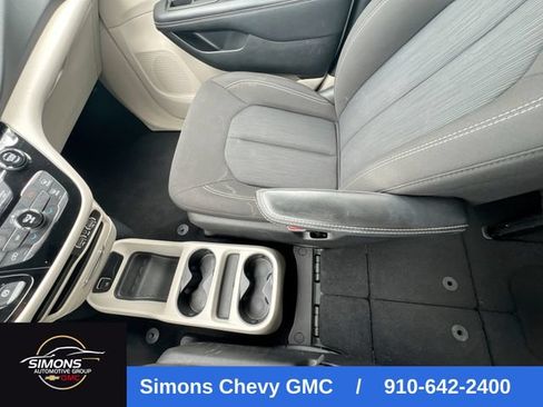 Used 2023 Chrysler Voyager LX FWD image 23