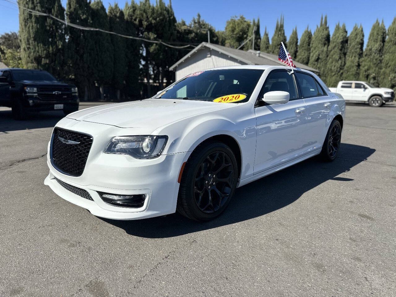 Used 2020 Chrysler 300 S w/ S Model Appearance Package RWD image 4