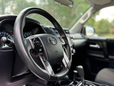 Used 2015 Toyota 4Runner Trail AWD/4WD image 13