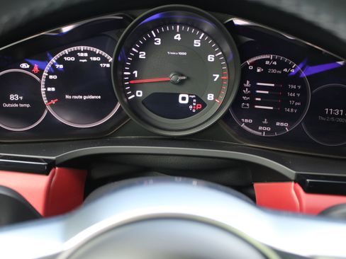 Certified 2023 Porsche Cayenne Platinum Edition image 19