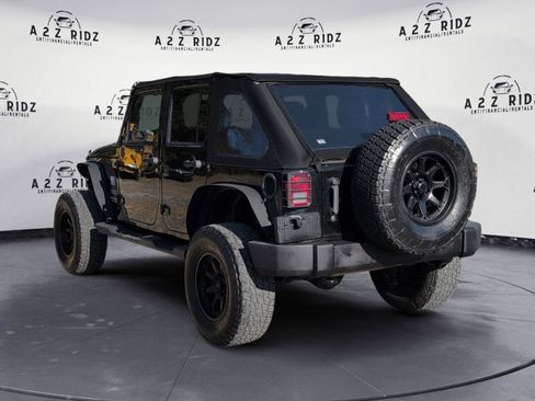 Used 2012 Jeep Wrangler Unlimited Sport image 3