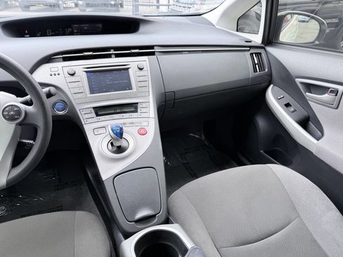 Used 2014 Toyota Prius Two FWD image 19