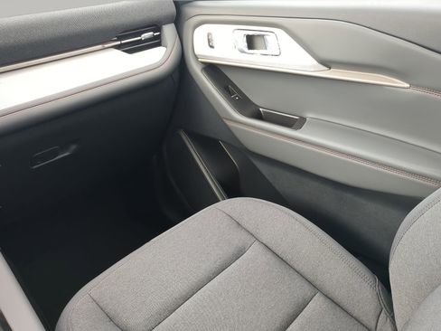 New 2026 Ford Explorer Active image 44