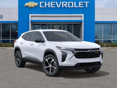 New 2026 Chevrolet Trax RS w/ Sunroof Package FWD image 7