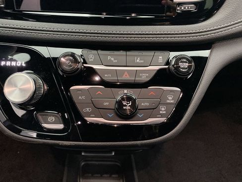 New 2026 Chrysler Pacifica Select image 19