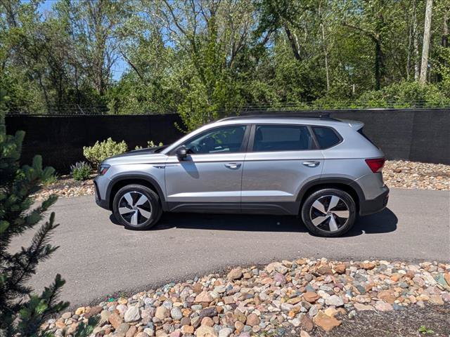 Certified 2024 Volkswagen Taos S AWD/4WD image 2