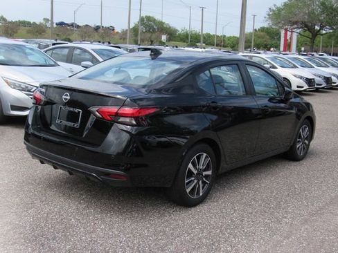 Certified 2025 Nissan Versa SV image 3