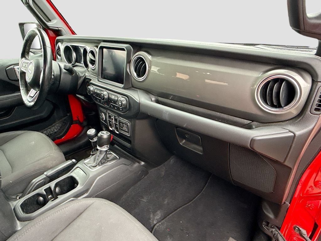 Certified 2022 Jeep Wrangler Unlimited Sahara w/ Cold Weather Group AWD/4WD image 33
