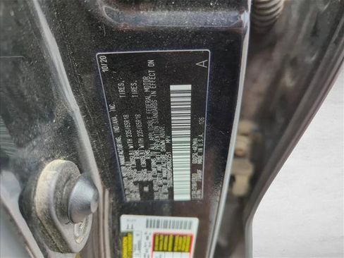 Used 2021 Toyota Highlander XLE image 24