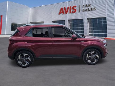 Used 2025 Hyundai Venue SEL FWD image 5